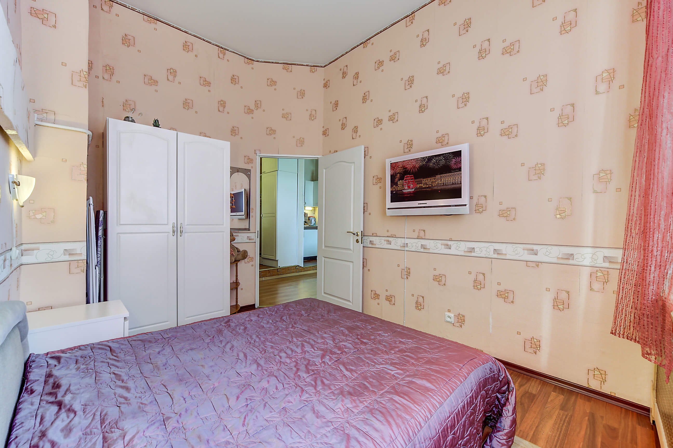 Однокомнатная квартира на ул.Набережная реки Фонтанки 50 (40кв.м) до 4 гостей