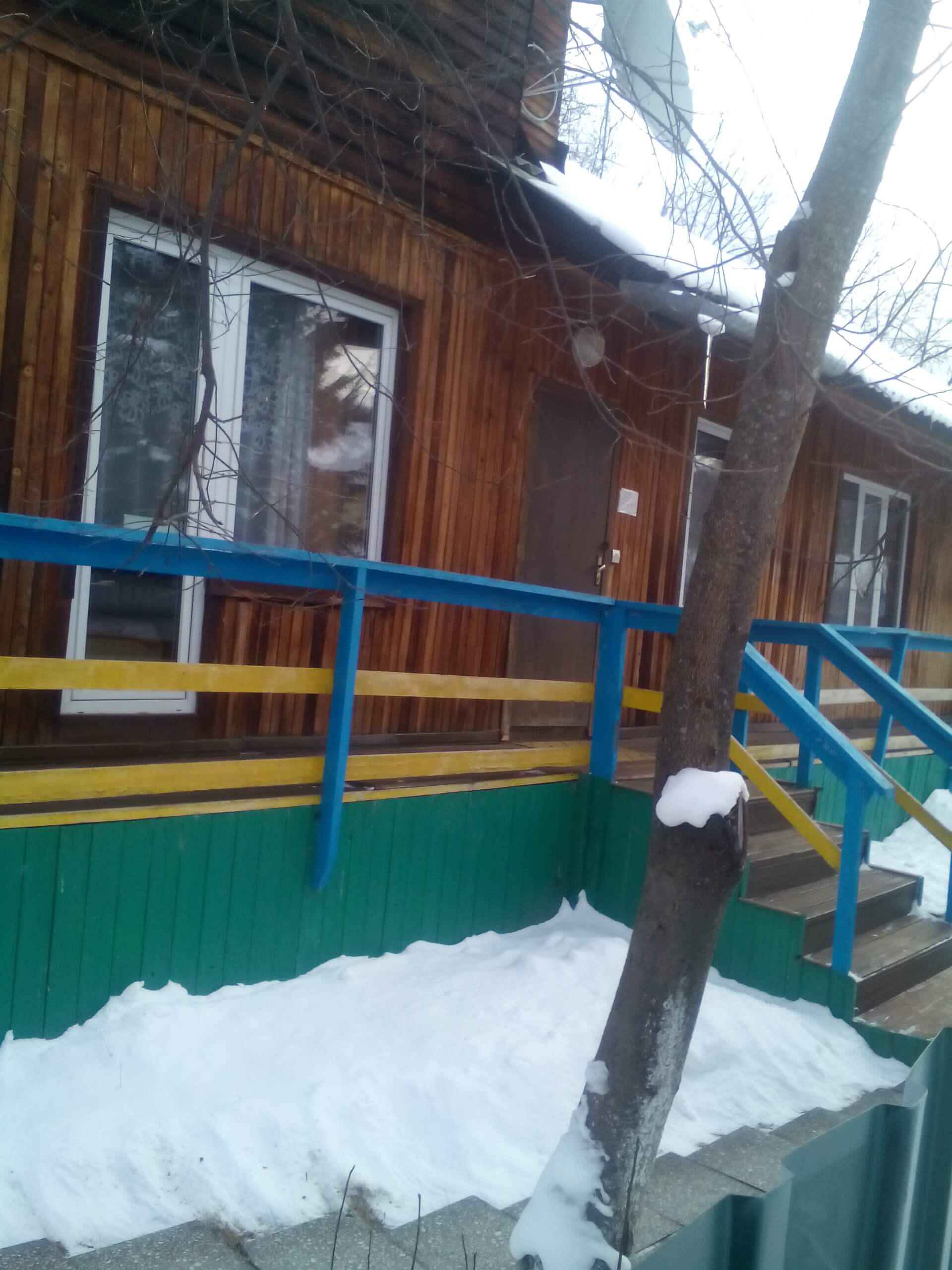 Турбаза «Байкал» в поселке Утулик