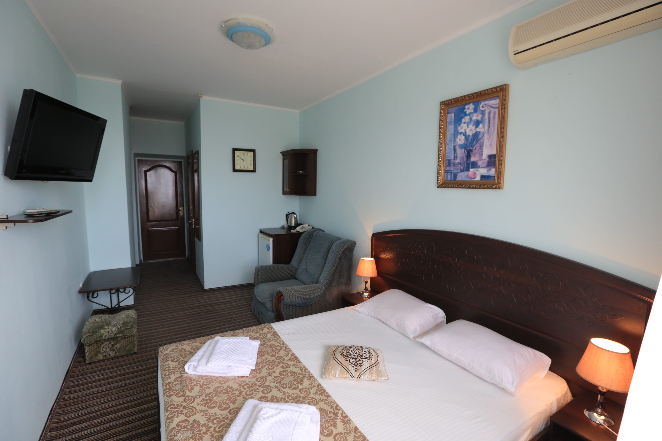 Гостиница «Нарлен» Двухместный номер стандарт с балконом (28кв.м) до 3 гостей