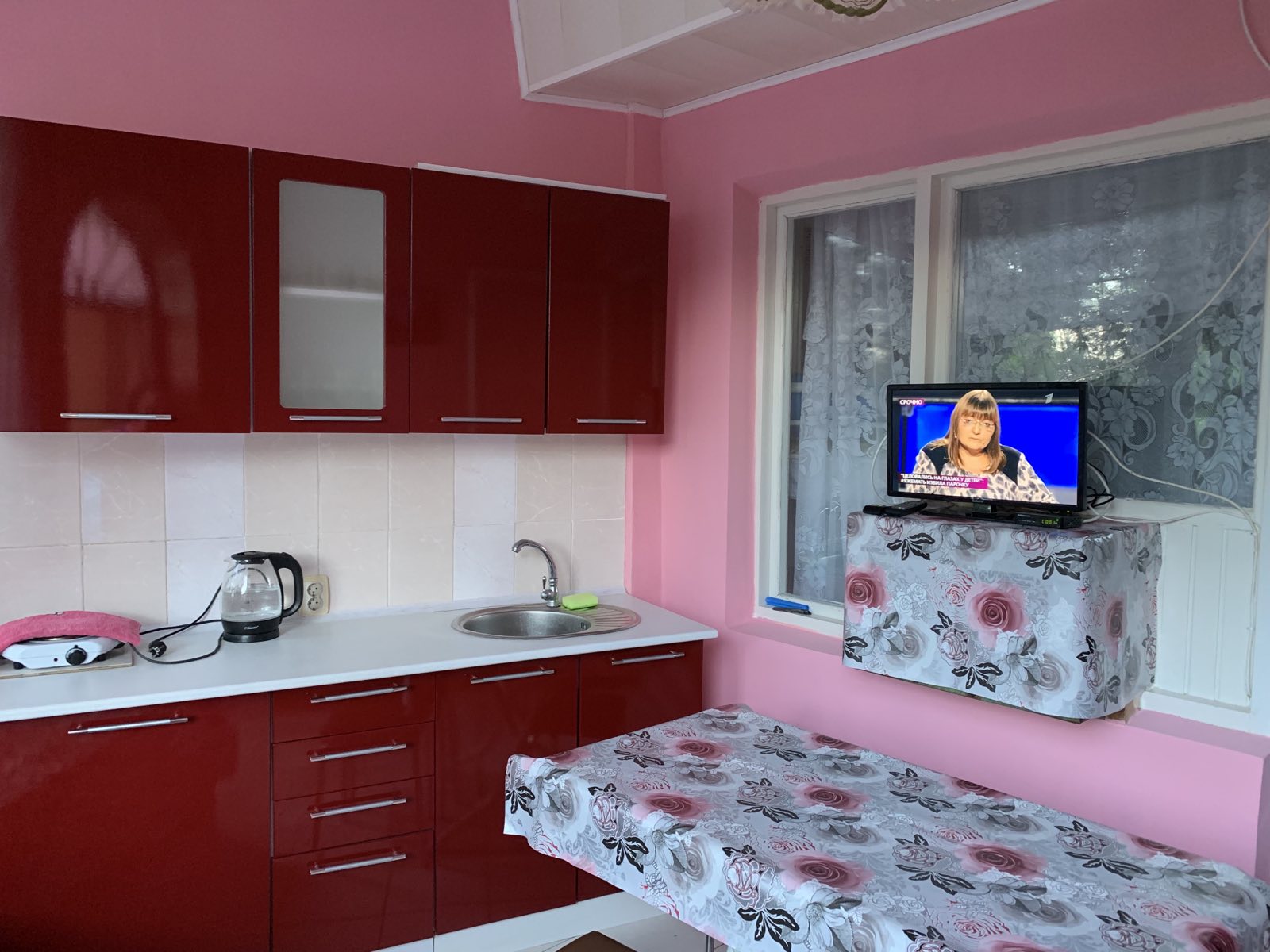 Гостевой дом «Фламинго» Семейный двухкомнатный номер (35кв.м) на 3 человека