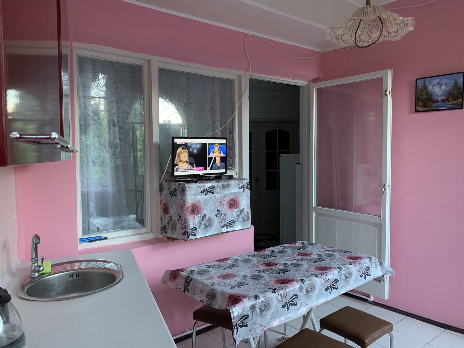 Гостевой дом «Фламинго» Семейный двухкомнатный номер (35кв.м) на 3 человека