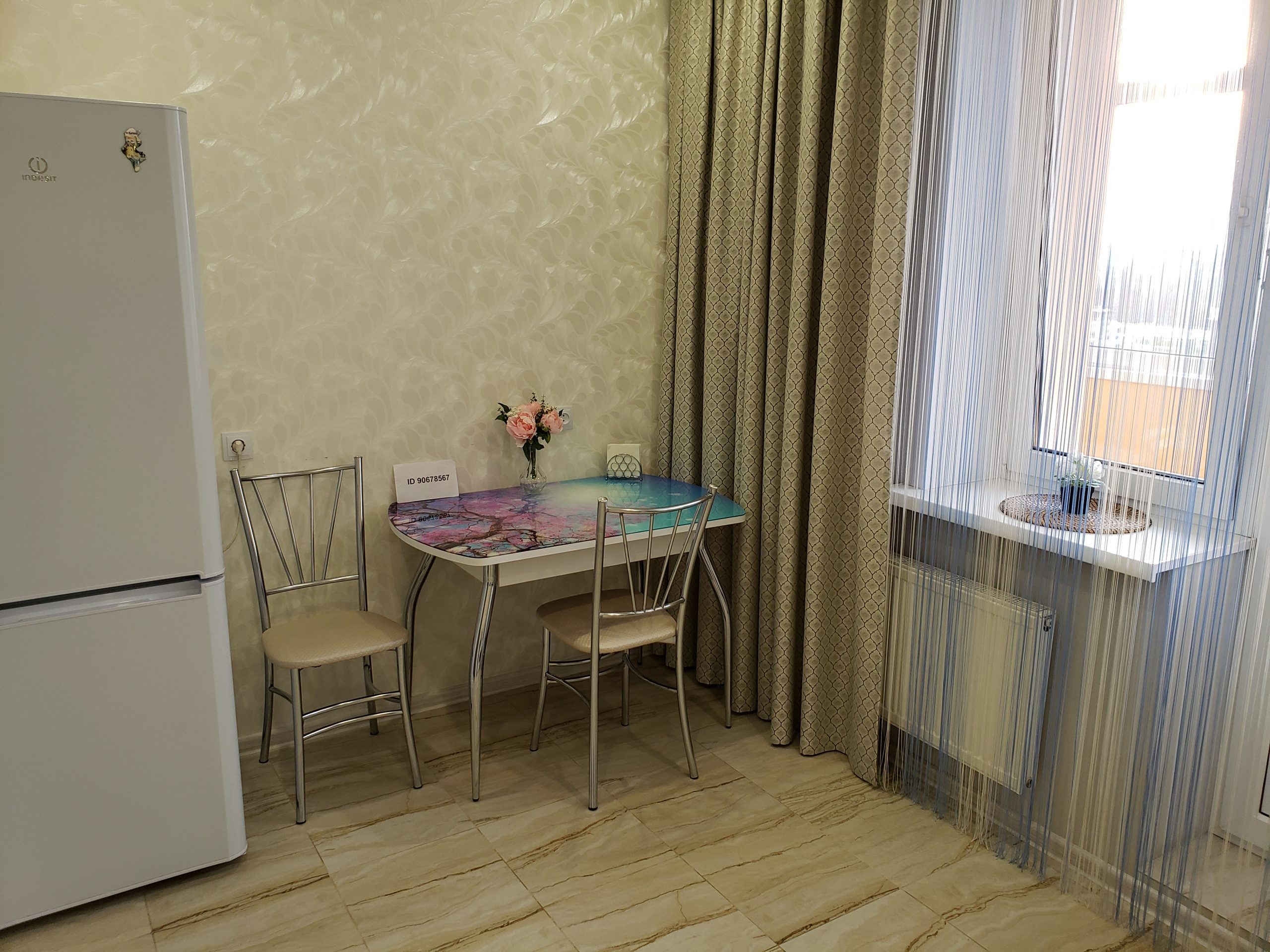 Однокомнатная квартира на  ул. Короленко, д. 8 (35кв.м)до 2 гостей
