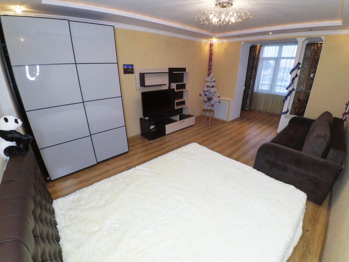 Однокомнатная квартира на ул. Чистопольская 79 (55кв.м) до 4 гостей
